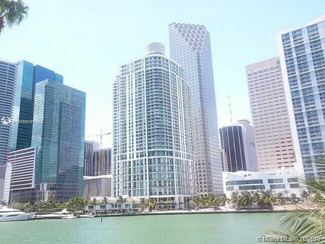 Building Photo - 300 S Biscayne Blvd