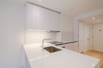 Building Photo - 3468 Rue Drummond