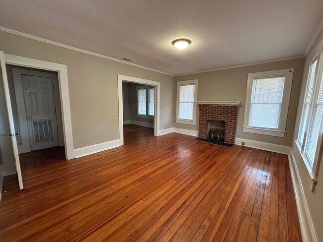 Building Photo - RATE DROP ALERT (was $1800/month) AND SUMM...