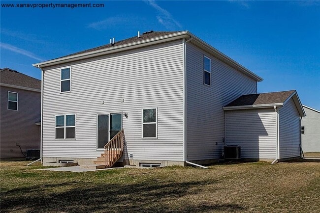 Building Photo - Spacious 4 Bedroom Home in Ankeny with 3-car garage & private backyard!!