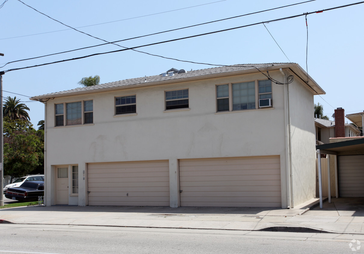 Foto del edificio - 2431-2435 E 2nd St