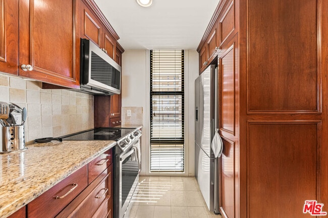 Building Photo - 4337 Marina City Dr