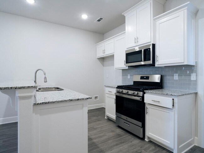 Foto del edificio - 1010 Monarch Rd