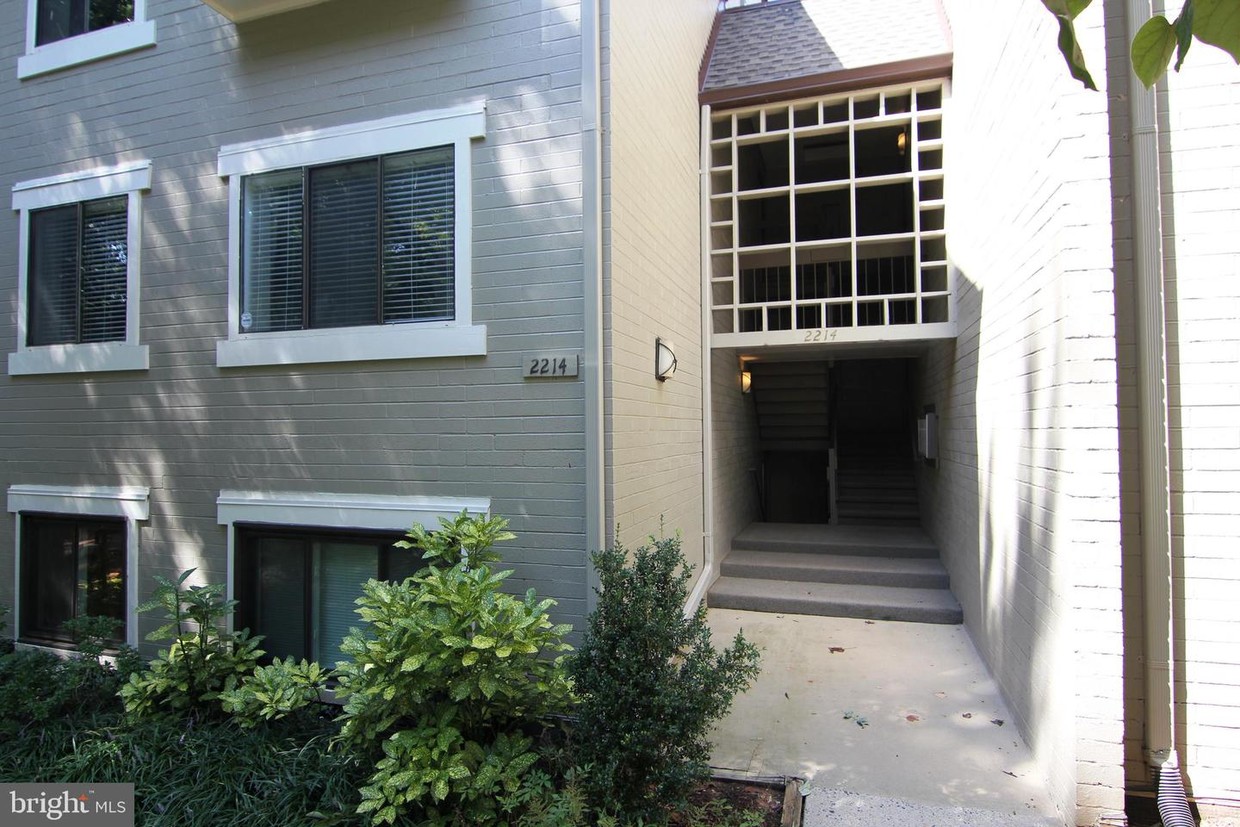 Primary Photo - 2214 Springwood Dr
