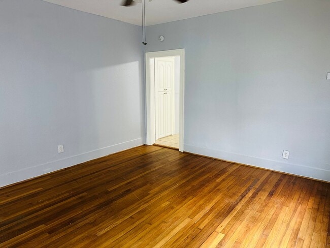 Building Photo - 4823 Jackson St