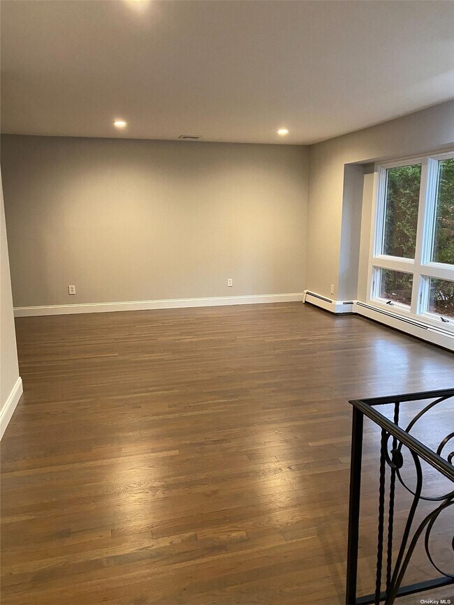 6 Leatrice Ct, Dix Hills, NY 11746 House Rental in Dix Hills, NY