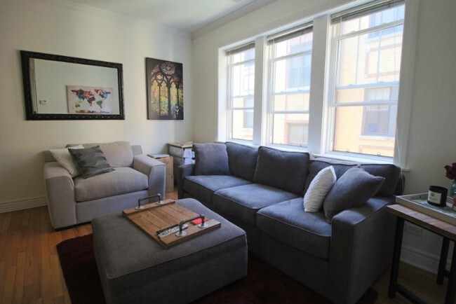 Foto del edificio - 4337 N Troy St