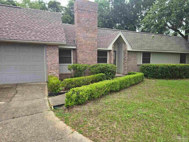 Foto del edificio - 5749 Langley Cir