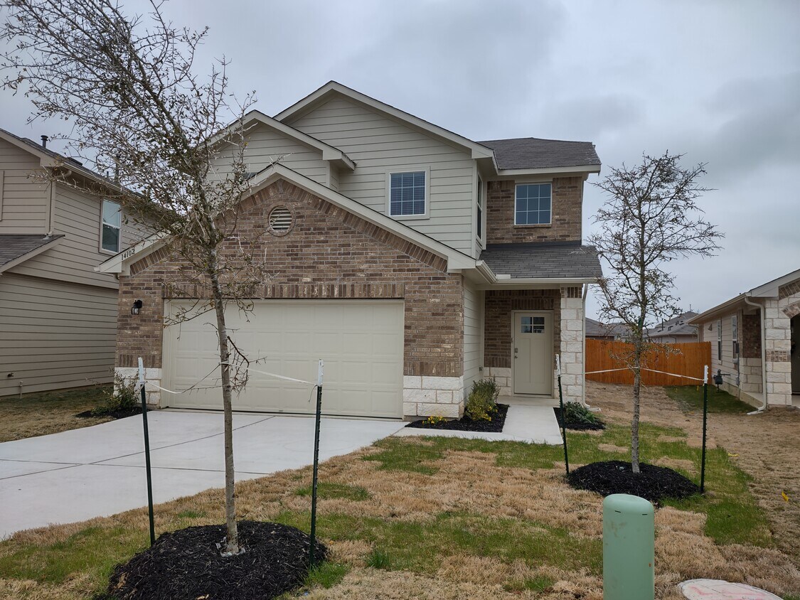 Foto principal - 14102 Macquarie Dr