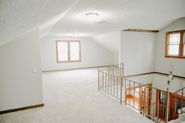 Building Photo - 2887 Mary St