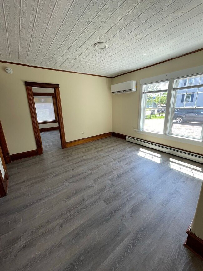 Photo - 17-19 Lafountain Apartment