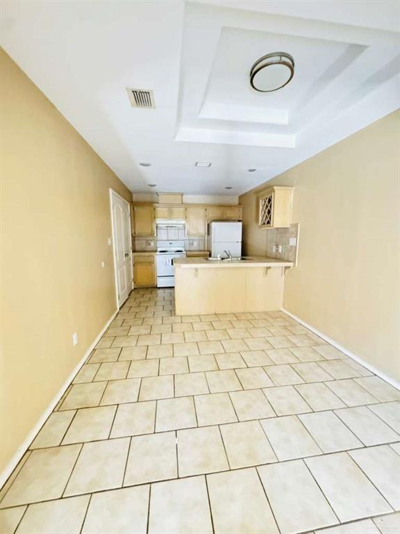 Building Photo - 9 W Prosperity Dr