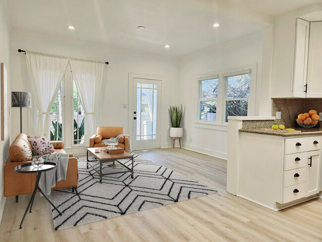 910 Victoria Ave -Living room, virtually staged - 910 Victoria Ave