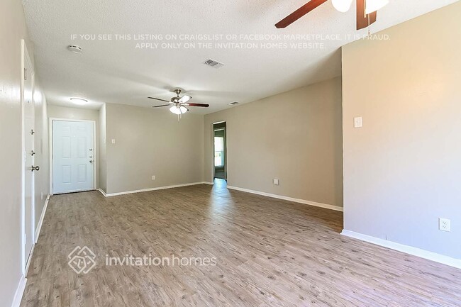 Foto del edificio - 401 Pecan St