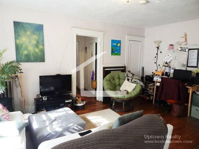 Building Photo - No Brokers Fee, Pets Friendly, Heat, Hot W...