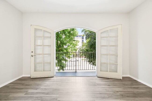 Interior Photo - 2245 Beverly Glen Blvd.