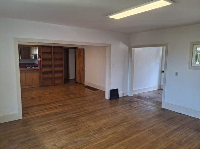 Building Photo - 1132 Sutter St