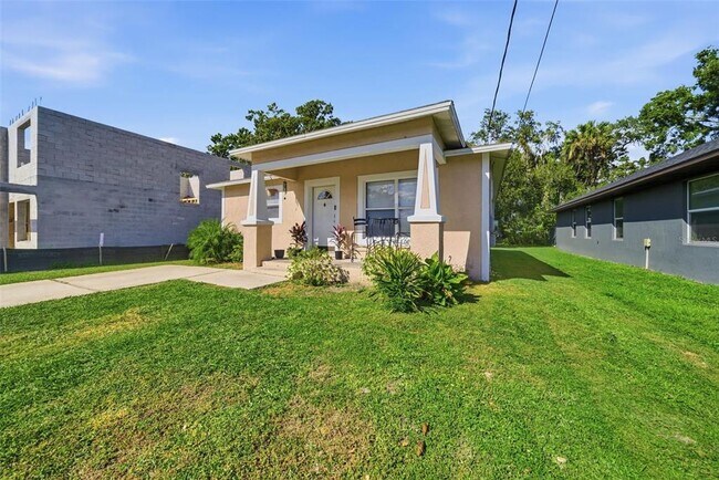 Foto del edificio - 1306 E Church St