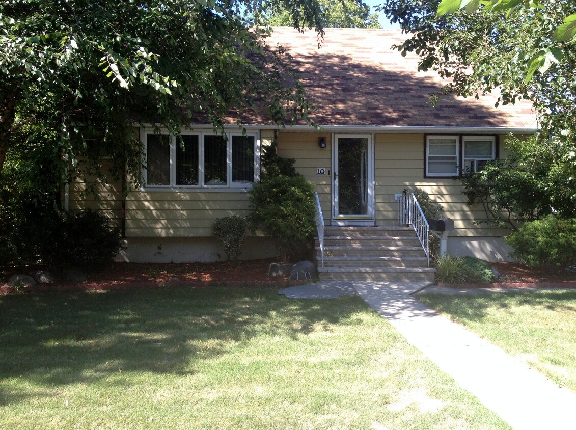 Primary Photo - 10 Boulevard
