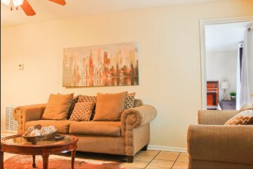 Foto del edificio - 102 Herron Dr