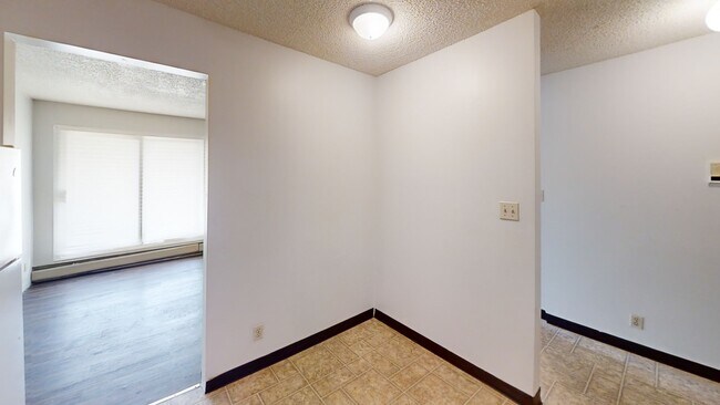 Building Photo - 5117-5144 44 St