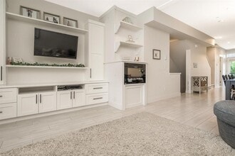 Building Photo - 21150-21150 76A Ave