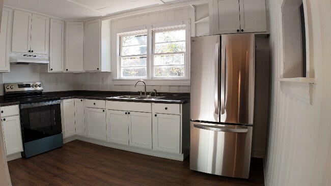 Foto del edificio - 5707 Frontage Rd