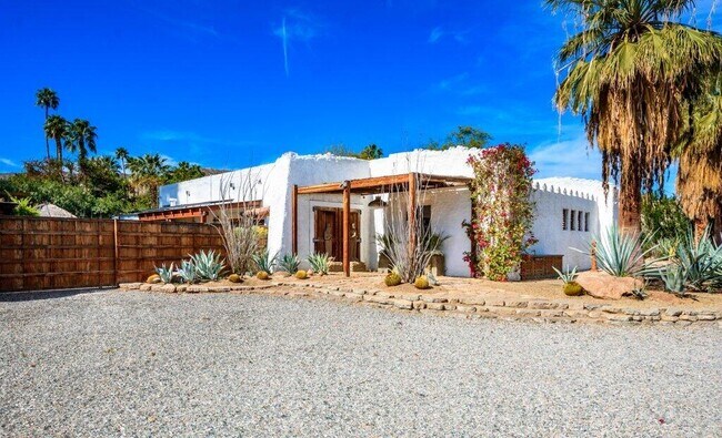 Foto del edificio - 71607 Sahara Rd