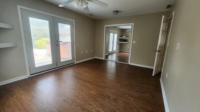 Foto del edificio - 4482 St Margaret Ln