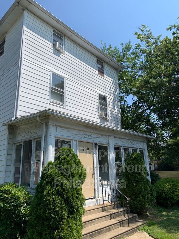 Primary Photo - 719 Pembroke Ave