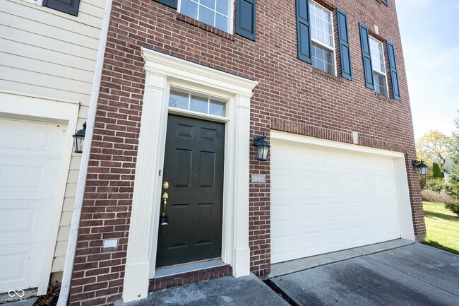 Building Photo - 9009 Mercer Dr