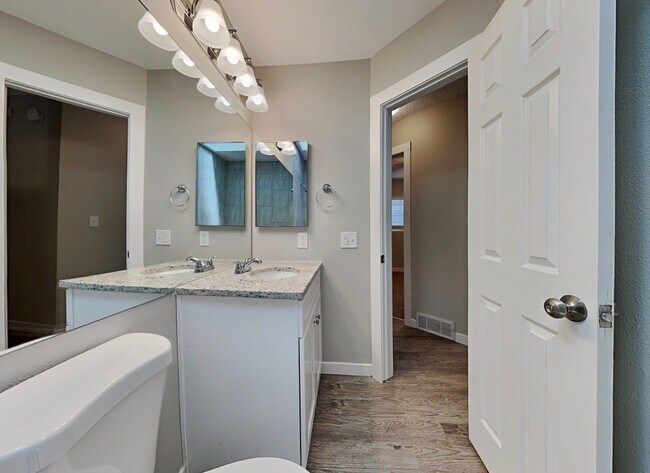 Building Photo - 2855 Warrenton Way