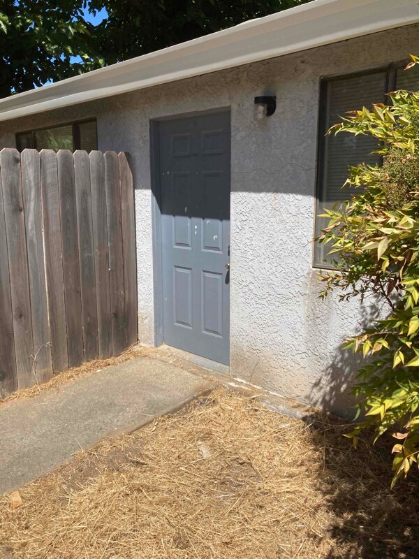 Building Photo - 3125 Kobrock Way