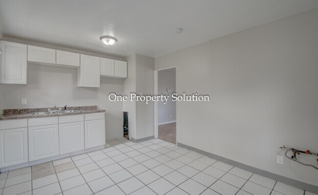Building Photo - 5147 E 10th Ave
