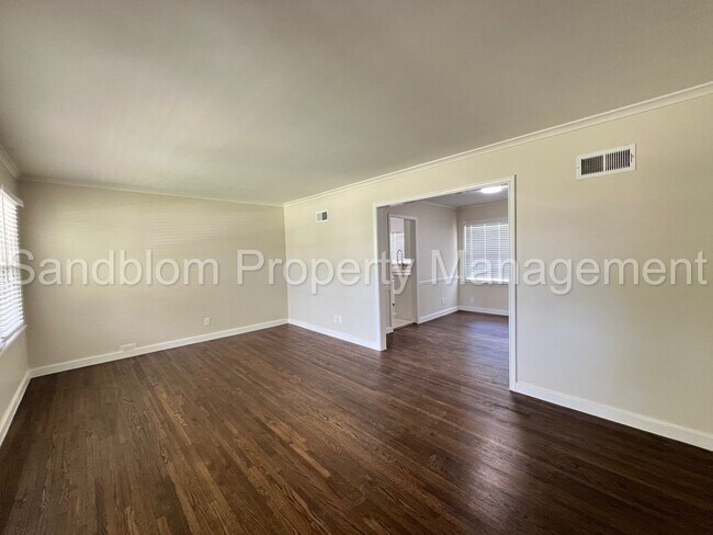 Foto del edificio - For Lease | $1300 Rent | Available Now!