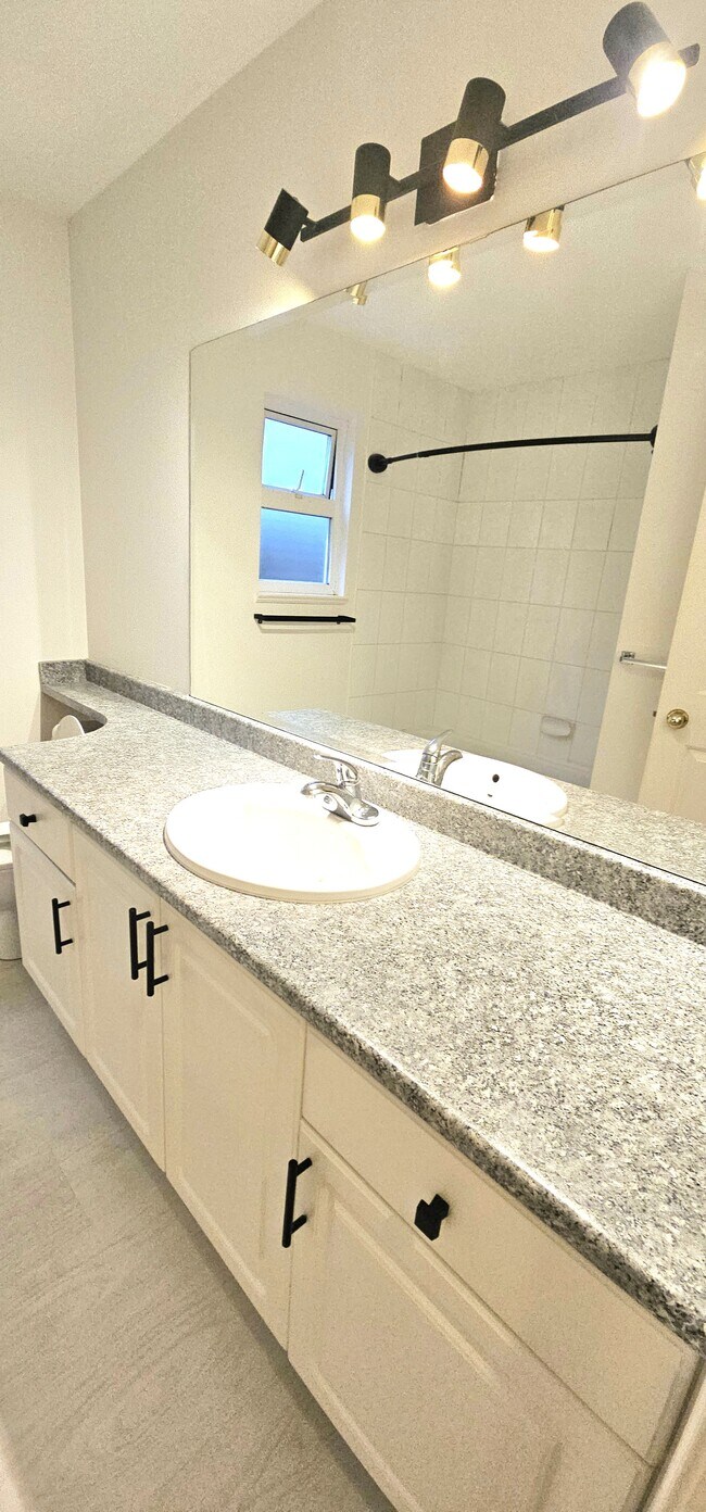 Photo du bâtiment - 2338 Chesterfield Av