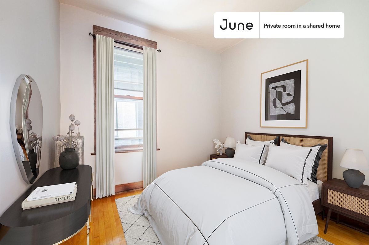 Foto principal - Room in Shared 3 bed/1 bath home