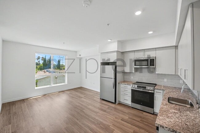 Building Photo - Unit 310