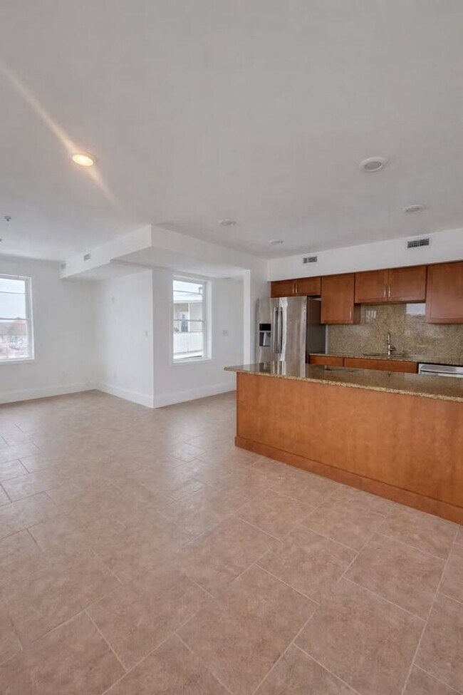 Foto del edificio - 375 Crescent Ave