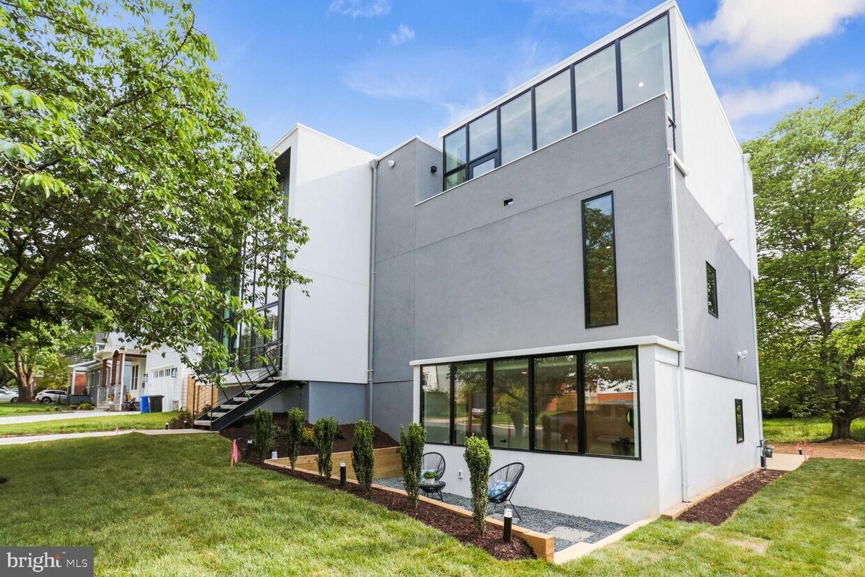 Foto principal - 703 Meadow Ln SW