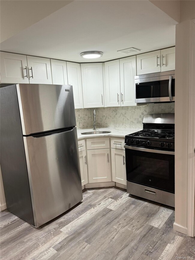 Building Photo - 147-20 226th St