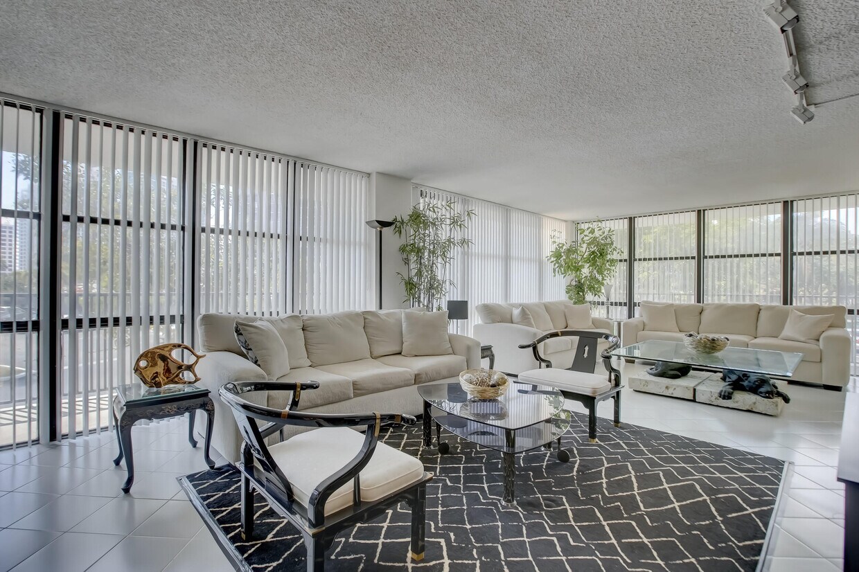 Foto principal - 800 Parkview Dr