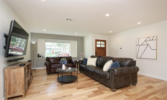 Foto del edificio - 5923 Dawnridge Dr