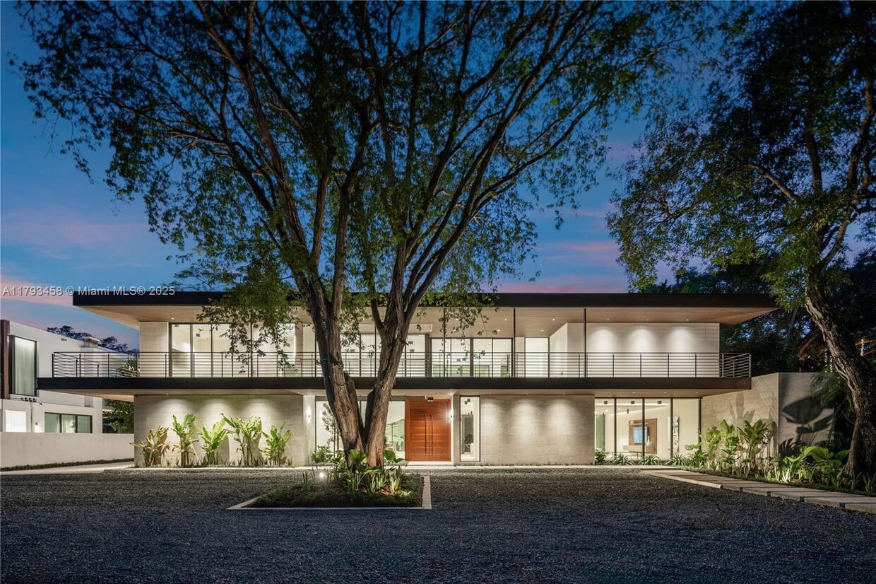 Foto principal - 4040 Kiaora St