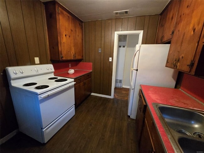 Foto del edificio - 2205 E 5th St