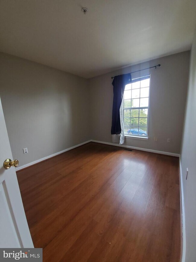 Building Photo - 677 Lucky Leaf Cir