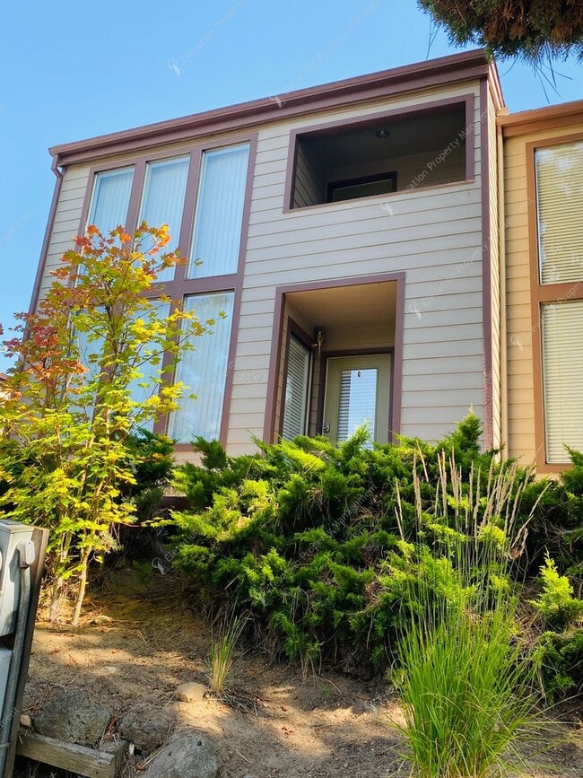 Building Photo - 2153 NW Hill St