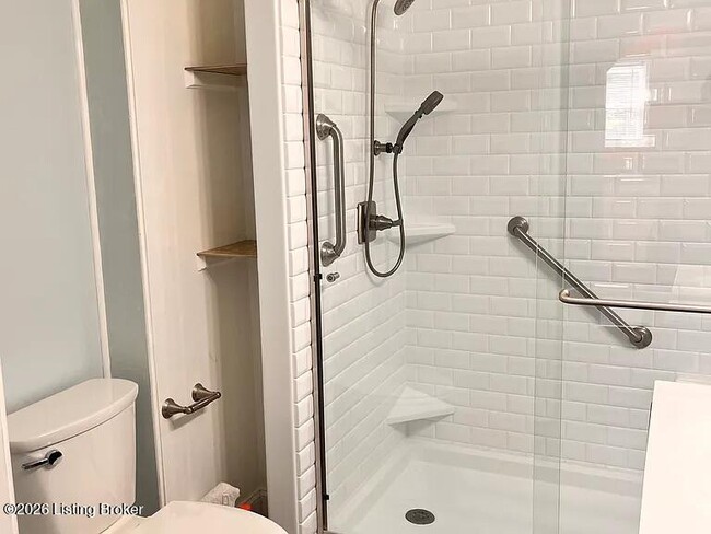 Building Photo - 3724 Bashford Ave