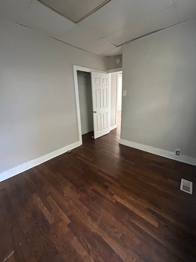 Building Photo - 201 N 16 St