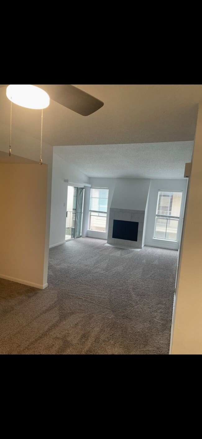 Building Photo - 700 Thicket Ln